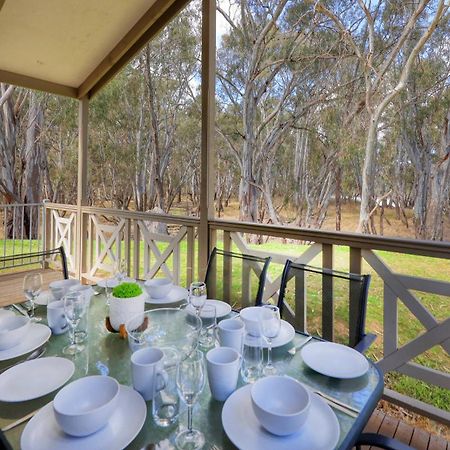 Deniliquin Riverside Caravan Park Exterior foto
