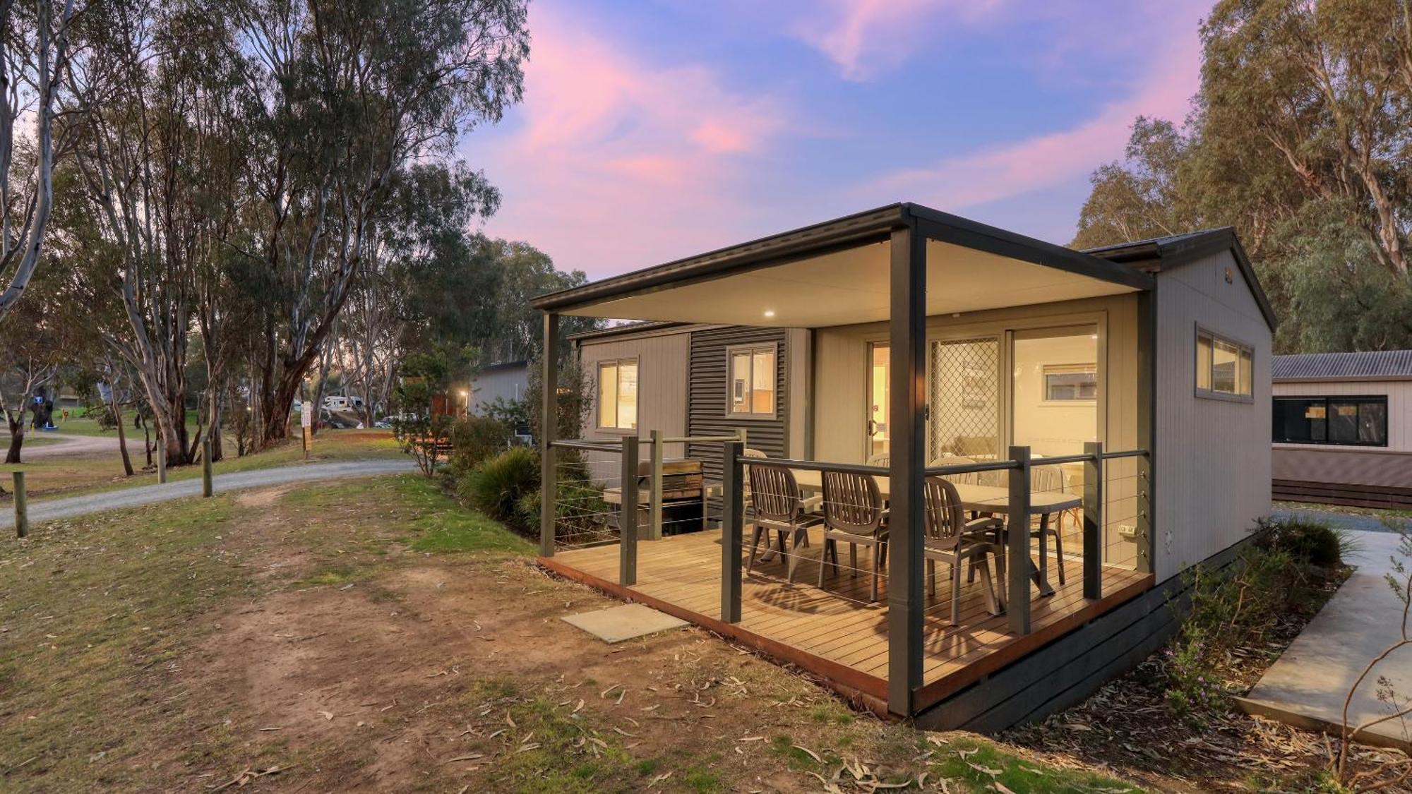 Deniliquin Riverside Caravan Park Exterior foto