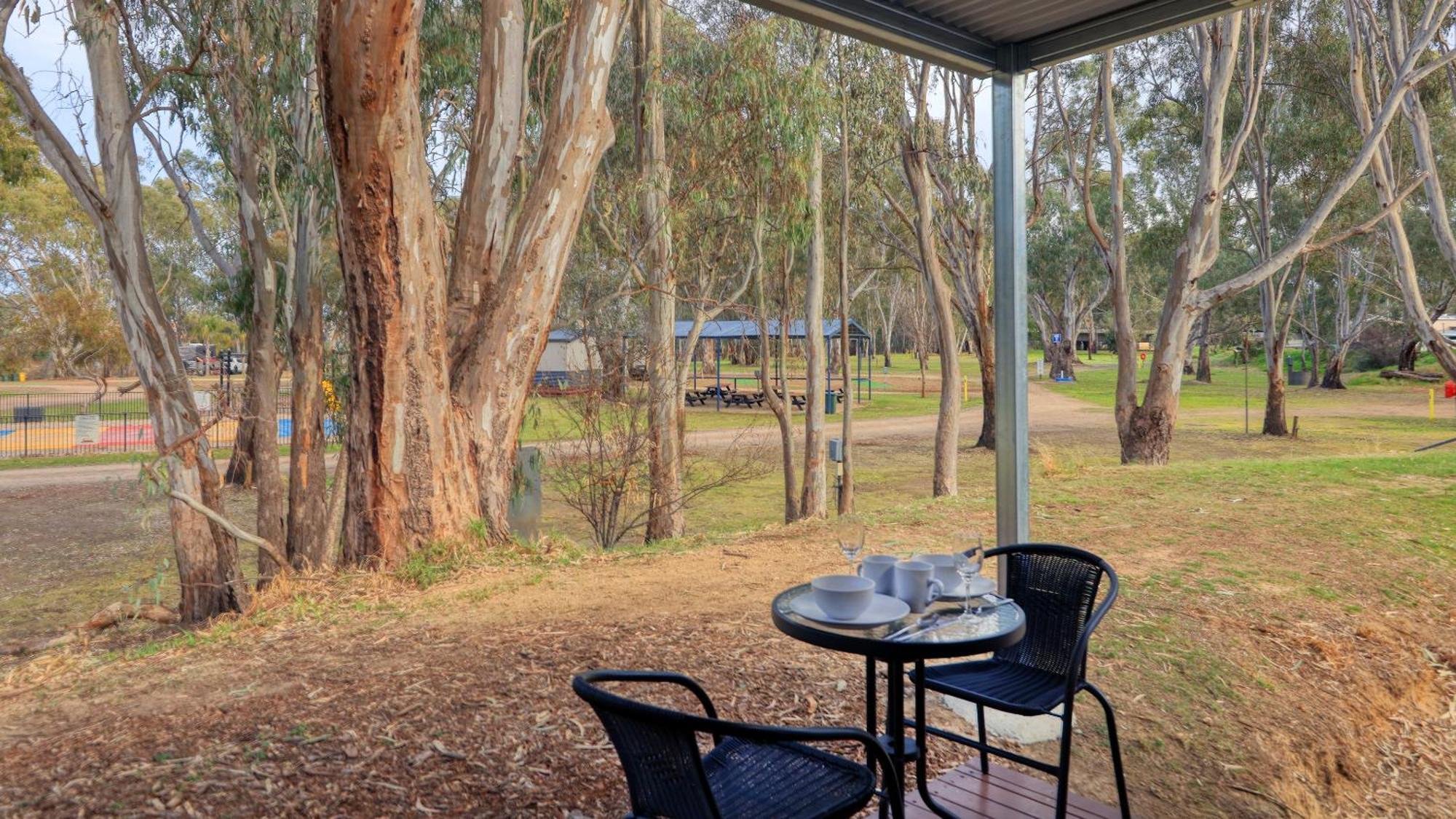 Deniliquin Riverside Caravan Park Exterior foto